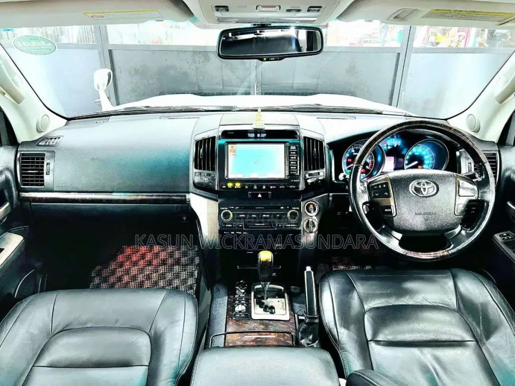 Toyota Land Cruiser V8 ZX 60th Anniversary 2011 SUV (Used)