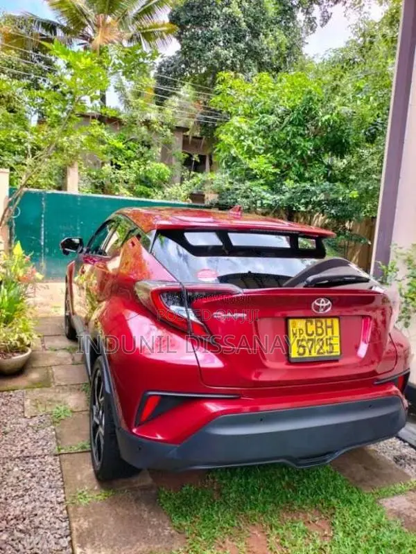 Toyota CHR 2017 SUV (Used)