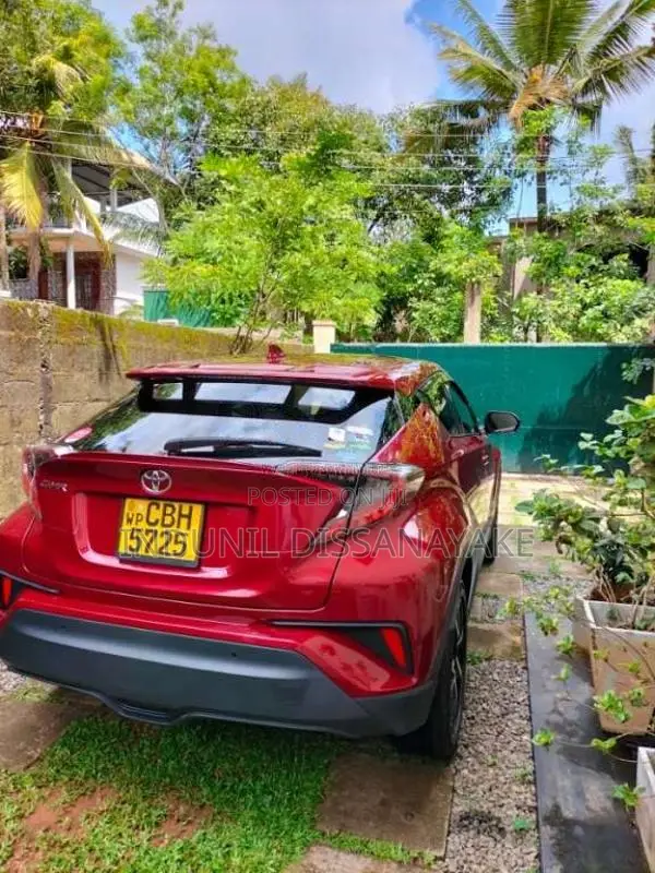 Toyota CHR 2017 SUV (Used)