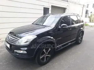 Micro Rexton W 2016 SUV (Used)