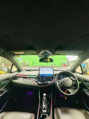 Toyota CHR 2018 SUV (Used)