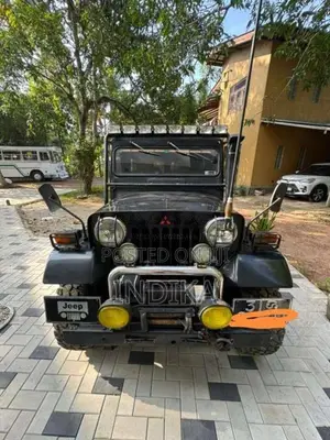 Mitsubishi 4DR5 1972 SUV (Used)