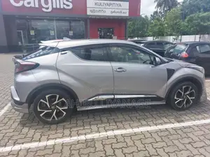 Toyota CHR 2017 SUV (Used)