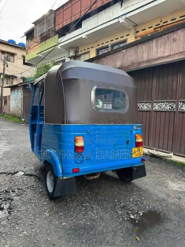 Bajaj 2 Stroke 2005 Three Wheel (Used)