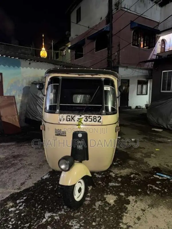 Bajaj 2 Stroke 2001 Three Wheel (Used)