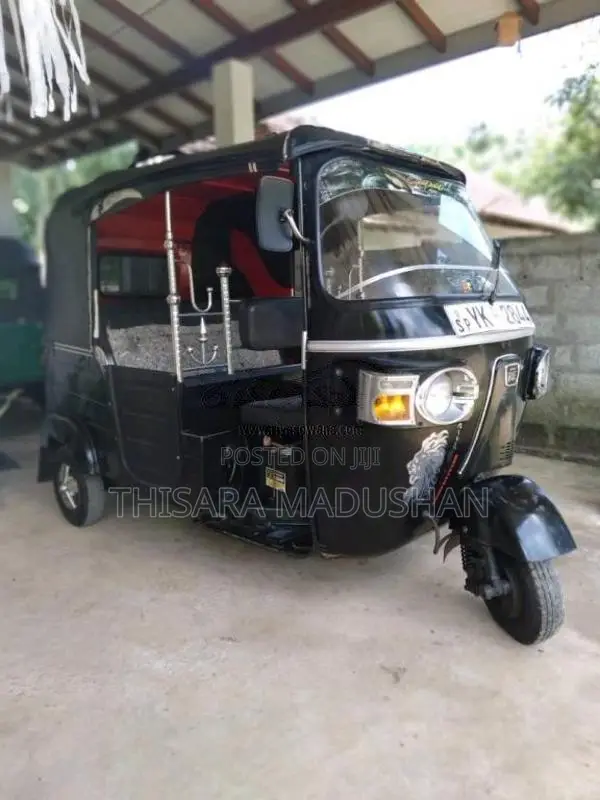 Bajaj 4 stroke 2011 Three Wheel (Used)