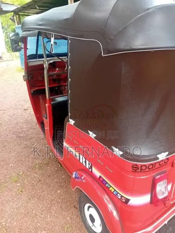 Bajaj 2 Stroke 2004 Three Wheel (Used)