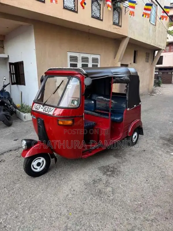 Bajaj RE 2 Stroke 2005 Three Wheel (Used)