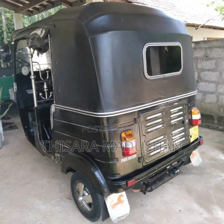 Bajaj 4 stroke 2011 Three Wheel (Used)