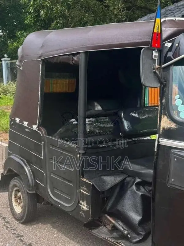 Bajaj RE 205 2012 Three Wheel (Used)