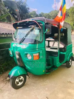 Bajaj 4 stroke 2010 Three Wheel (Used)