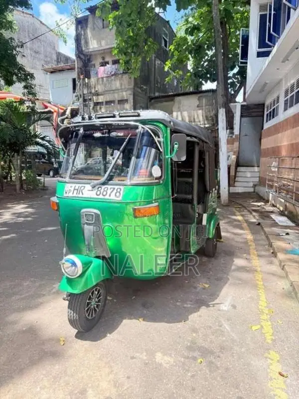 Bajaj RE 2 Stroke 2005 Three Wheel (Used)