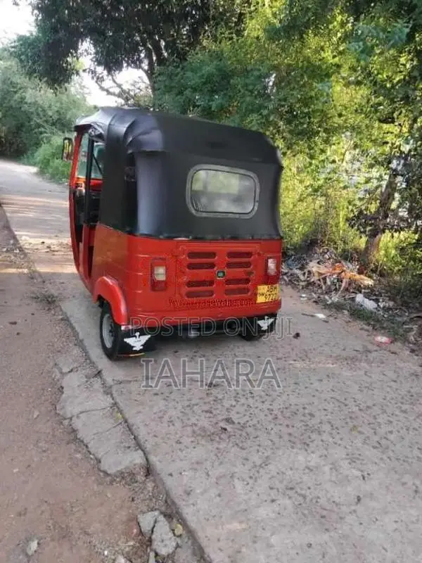 Bajaj 4 Stroke 2016 Three Wheel (Used)