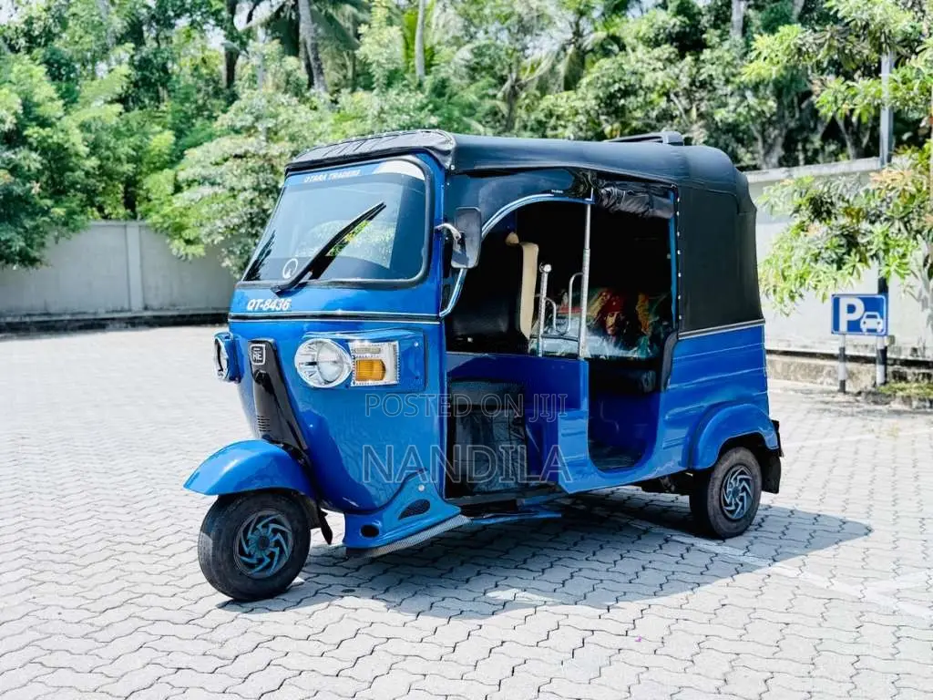 Bajaj 4 Stroke 2009 Three Wheel (Used)