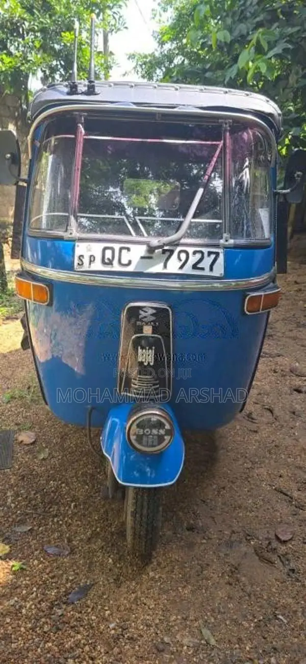 Bajaj RE 2 Stroke 2005 Three Wheel (Used)