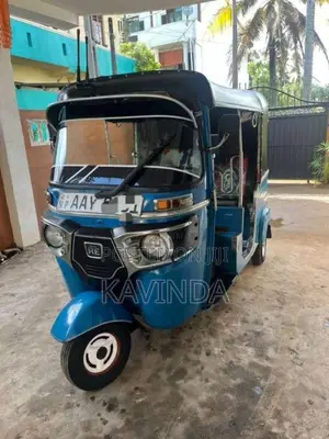 Bajaj 4 Stroke 2015 Three Wheel (Used)