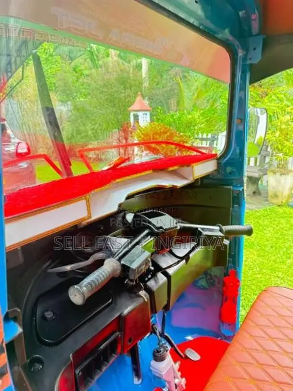 Bajaj 4 Stroke 2014 Three Wheel (Used)