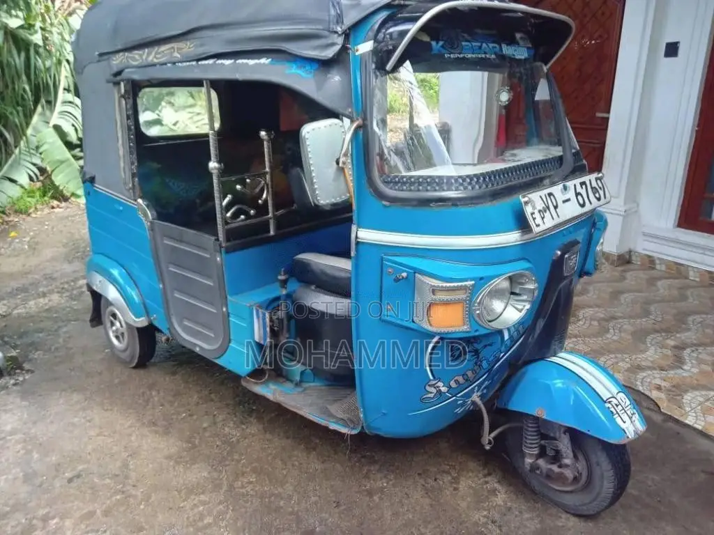 Bajaj 4 Stroke 2011 Three Wheel (Used)