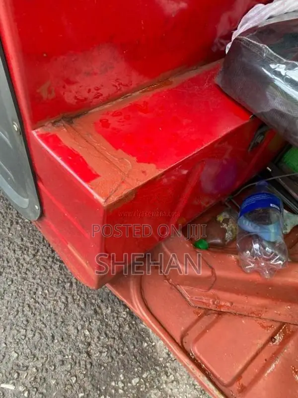 Bajaj RE 2 Stroke 1999 Three Wheel (Used)
