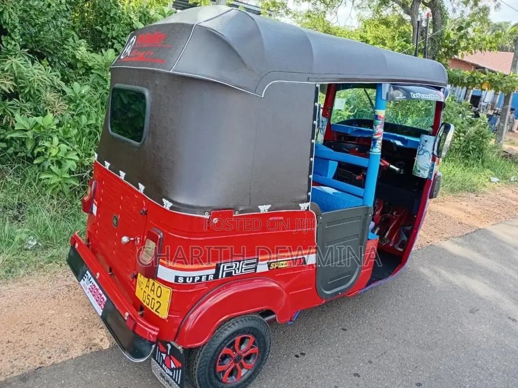 Bajaj 4 Stroke 2014 Three Wheel (Used)