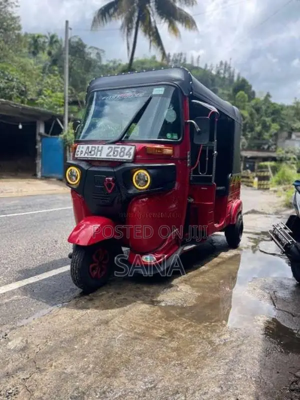 Bajaj RE 205 2015 Three Wheel (Used)