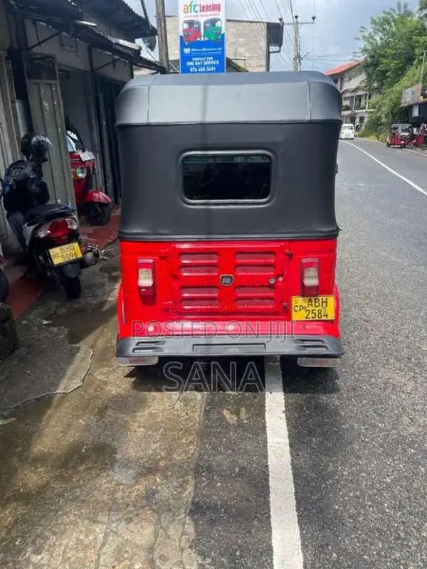 Bajaj RE 205 2015 Three Wheel (Used)