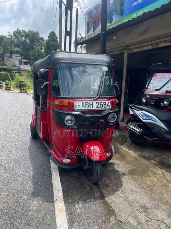 Bajaj RE 205 2015 Three Wheel (Used)
