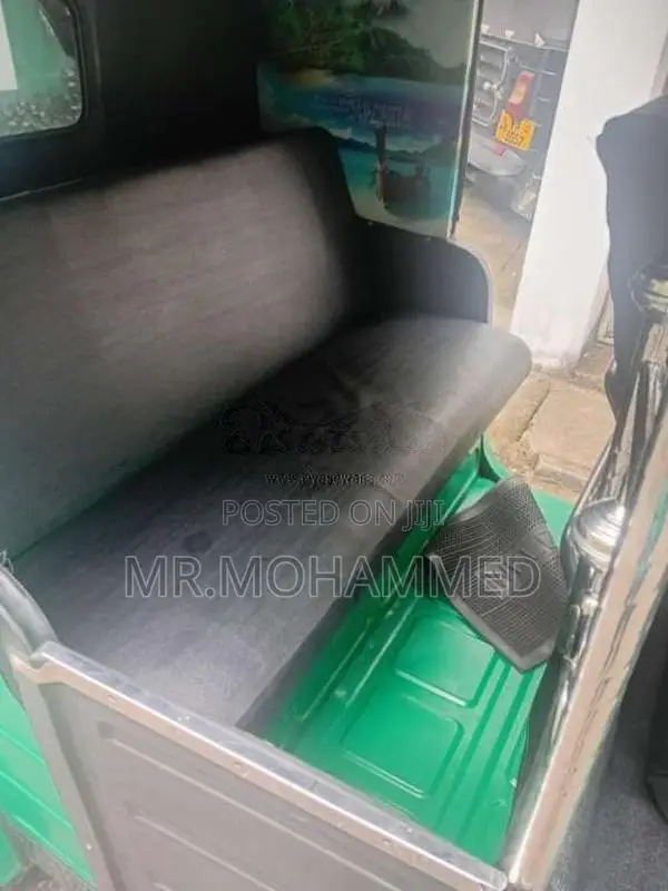 Bajaj 4 Stroke 2010 Three Wheel (Used)