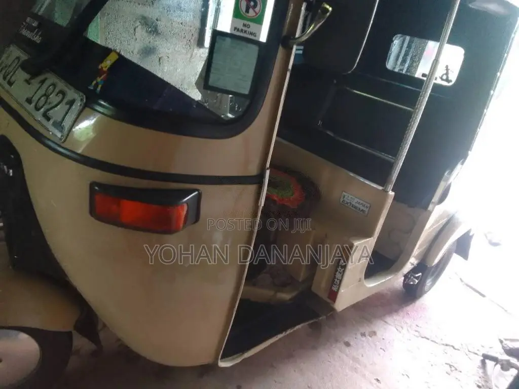 Bajaj 4 Stroke 2007 Three Wheel (Used)