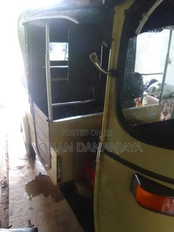 Bajaj 4 Stroke 2007 Three Wheel (Used)