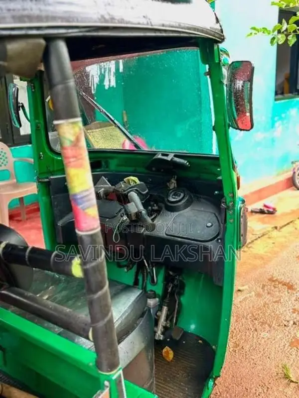 Bajaj 4 Stroke 2016 Three Wheel (Used)