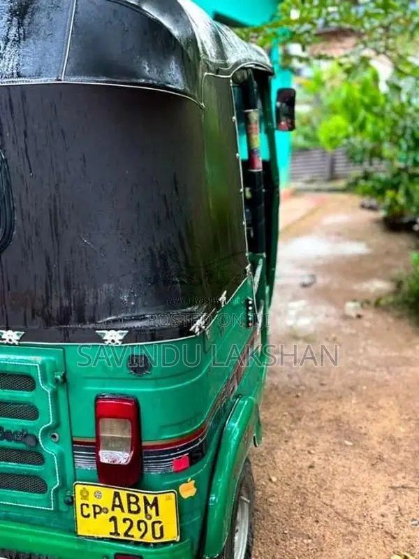 Bajaj 4 Stroke 2016 Three Wheel (Used)