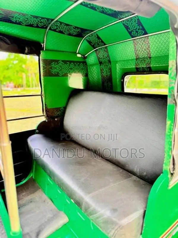 Bajaj 4 stroke 2015 Three Wheel (Used)