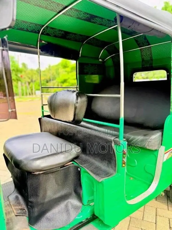 Bajaj 4 stroke 2015 Three Wheel (Used)