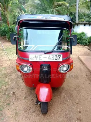 Bajaj 4 Stroke 2011 Three Wheel (Used)