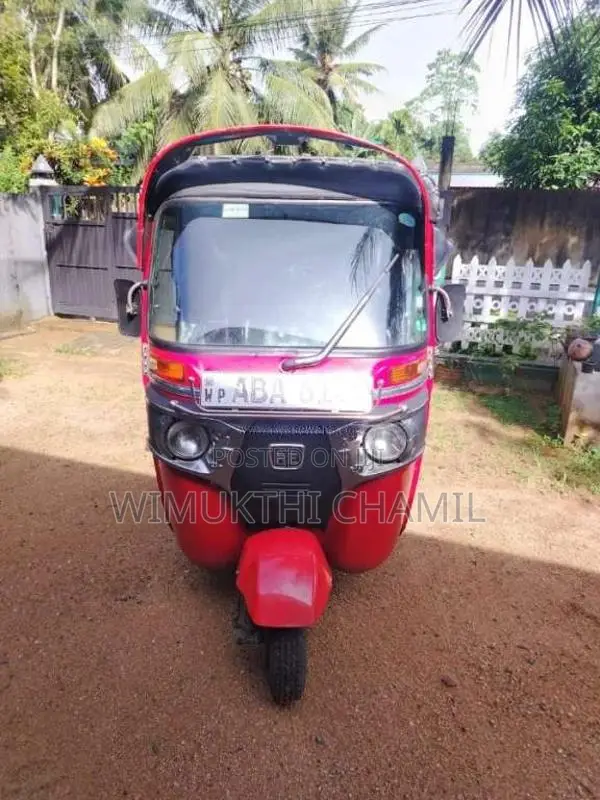 Bajaj 4 Stroke 2015 Three Wheel (Used)