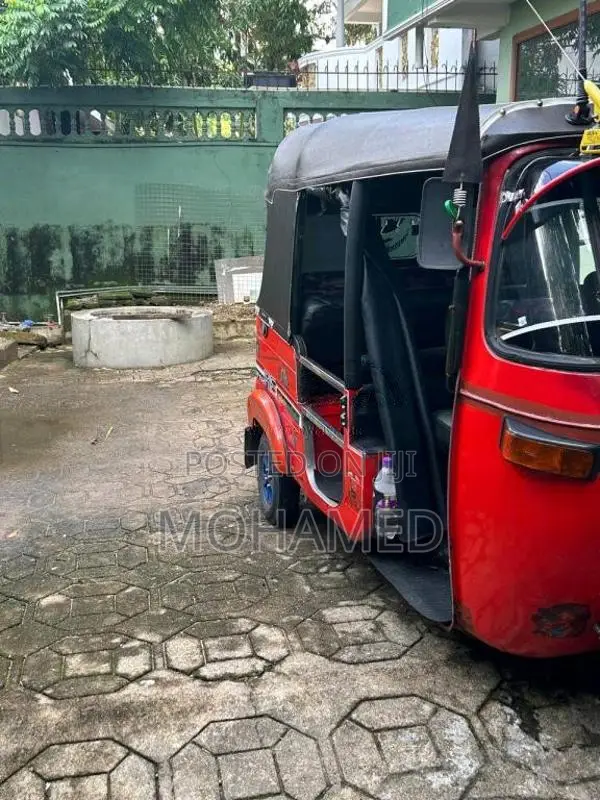 Bajaj 2 stroke 2005 Three Wheel (Used)