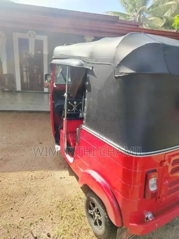 Bajaj 4 Stroke 2015 Three Wheel (Used)