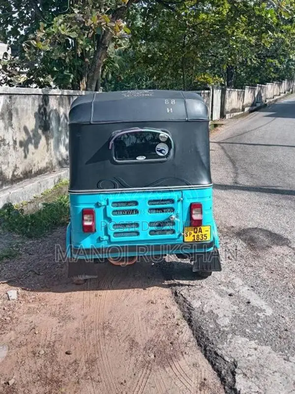 Bajaj 2 stroke 2005 Three Wheel (Used)