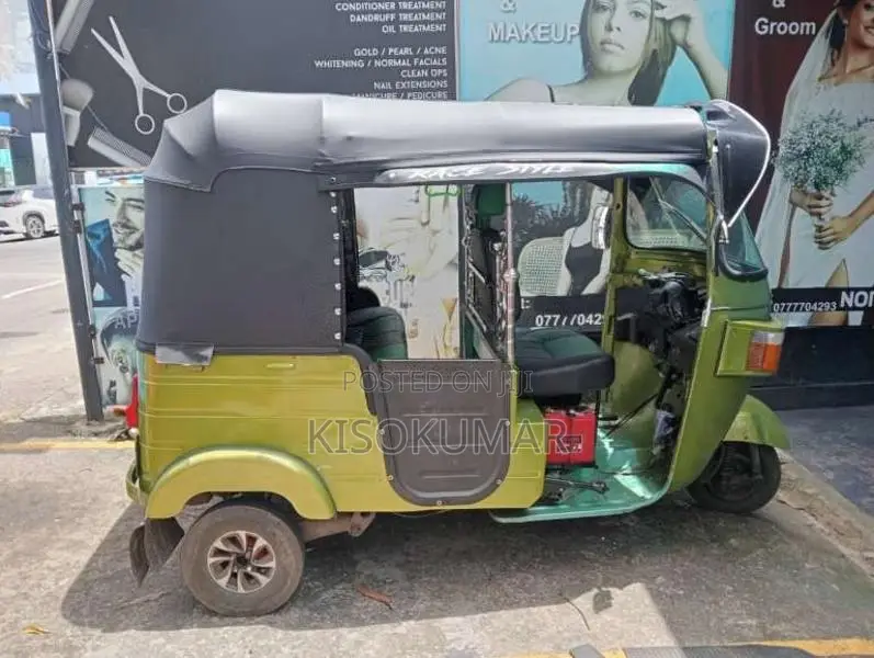Bajaj 4 Stroke 2012 Three Wheel (Used)