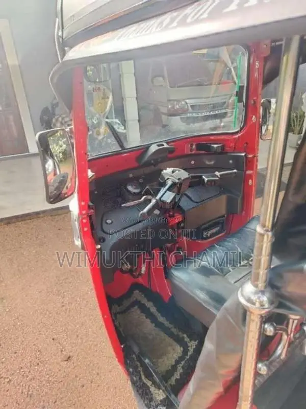 Bajaj 4 Stroke 2015 Three Wheel (Used)