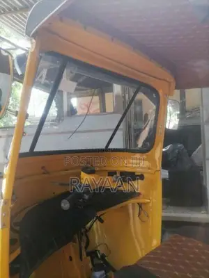 Bajaj 2 Stroke 2002 Three Wheel (Used)