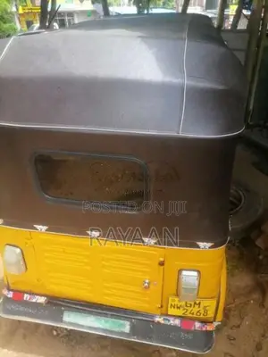 Bajaj 2 Stroke 2002 Three Wheel (Used)