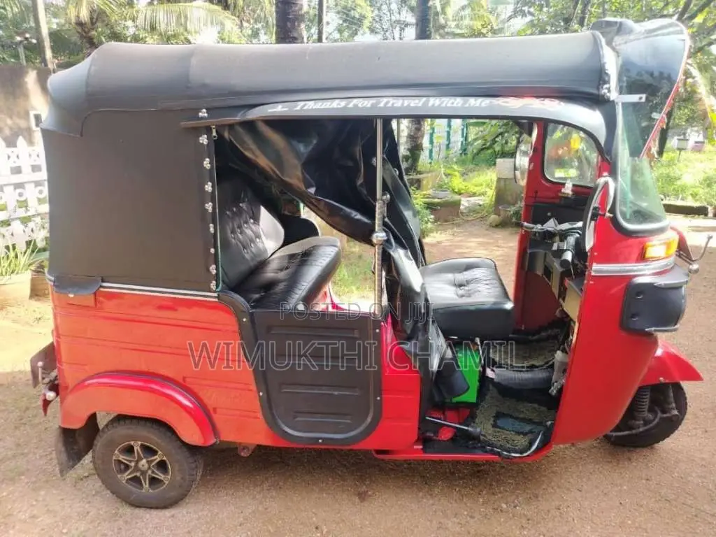 Bajaj 4 Stroke 2015 Three Wheel (Used)