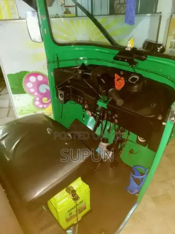 Bajaj RE 2 Stroke 2011 Three Wheel (Used)