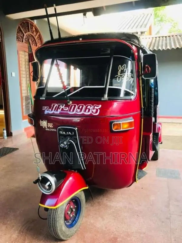 Bajaj RE 2 Stroke 2004 Three Wheel (Used)
