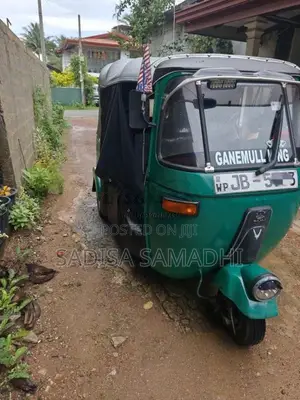 Bajaj Re 2004 Three Wheel (Used)
