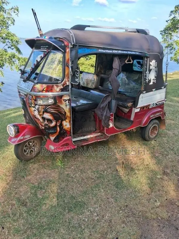 Bajaj RE 2 Stroke 2001 Three Wheel (Used)