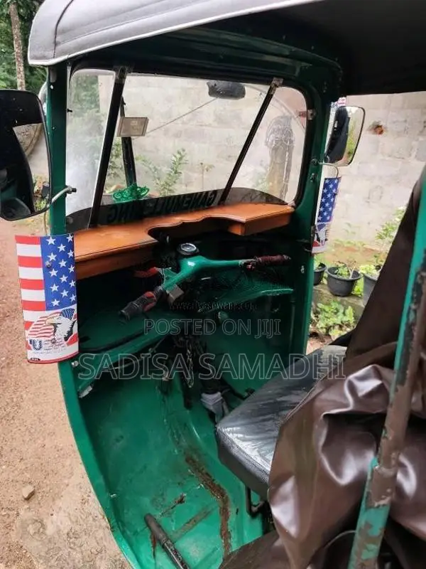 Bajaj Re 2004 Three Wheel (Used)