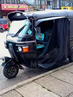 Bajaj RE 205 2013 Three Wheel (Used)